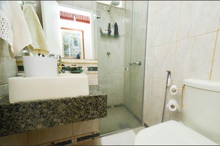 Apartamento à venda com 100m², 3 quartos e 1 vaga Apartamento à venda com 100m², 3 quartos e 1 vagaBanheiro social