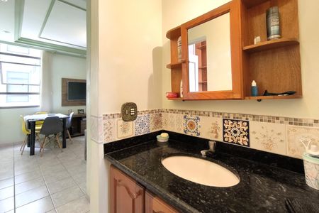 Apartamento à venda com 56m², 2 quartos e 1 vaga Apartamento à venda com 56m², 2 quartos e 1 vagaBanheiro