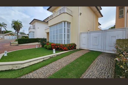 Casa de condomínio à venda com 315m², 5 quartos e 5 vagasFachada
