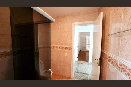Casa de condomínio à venda com 315m², 5 quartos e 5 vagasBanheiro