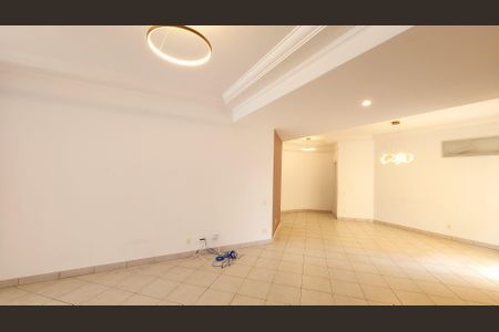 Casa de condomínio à venda com 315m², 5 quartos e 5 vagasSala