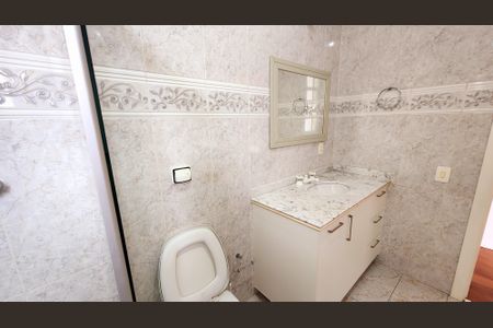 Casa de condomínio à venda com 315m², 5 quartos e 5 vagasBanheiro da Suíte 2