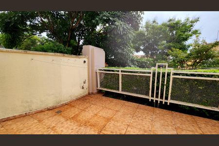 Casa de condomínio à venda com 315m², 5 quartos e 5 vagasQuintal