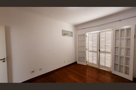 Casa de condomínio à venda com 315m², 5 quartos e 5 vagasQuarto 3