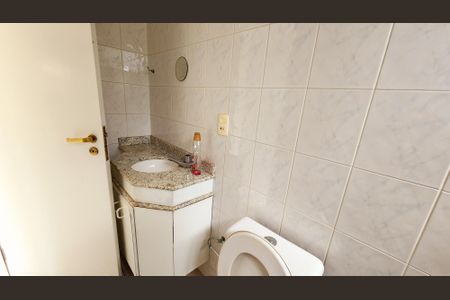 Casa de condomínio à venda com 315m², 5 quartos e 5 vagasBanheiro Lavanderia