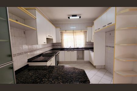 Casa de condomínio à venda com 315m², 5 quartos e 5 vagasCozinha