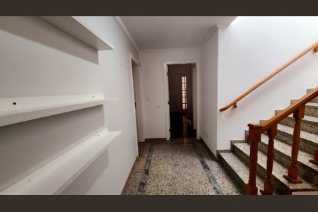 Casa de condomínio à venda com 315m², 5 quartos e 5 vagasCorredor