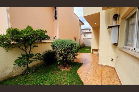 Casa de condomínio à venda com 315m², 5 quartos e 5 vagasQuintal