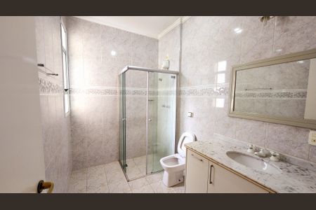 Casa de condomínio à venda com 315m², 5 quartos e 5 vagasBanheiro da Suíte 2