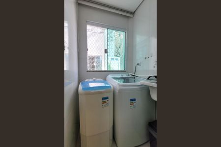 Apartamento à venda com 120m², 3 quartos e 2 vagas Apartamento à venda com 120m², 3 quartos e 2 vagasLavanderia