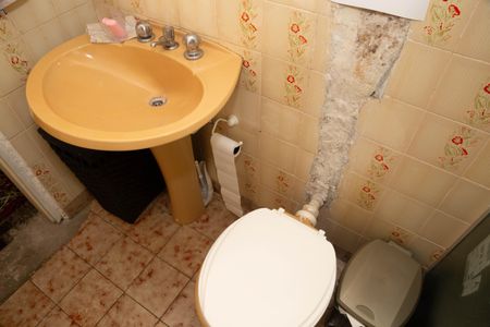 Casa à venda com 100m², 4 quartos e 1 vaga Casa à venda com 100m², 4 quartos e 1 vagaBanheiro Social