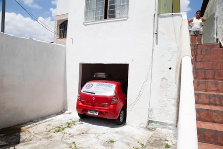Casa à venda com 100m², 4 quartos e 1 vaga Casa à venda com 100m², 4 quartos e 1 vagaGaragem