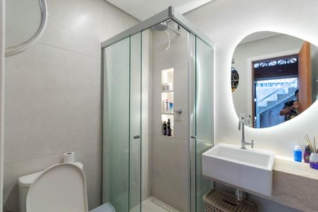 Casa à venda com 250m², 5 quartos e 2 vagas Casa à venda com 250m², 5 quartos e 2 vagasBanheiro 1