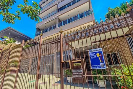 Apartamento à venda com 169m², 3 quartos e 2 vagas Apartamento à venda com 169m², 3 quartos e 2 vagasFachada do Condomínio placa