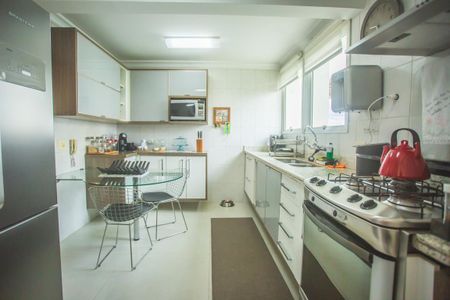 Apartamento à venda com 75m², 2 quartos e 2 vagas Apartamento à venda com 75m², 2 quartos e 2 vagasCozinha