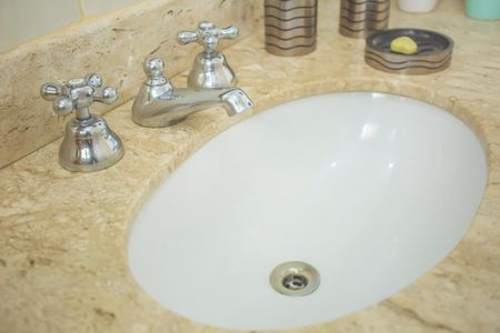 Apartamento à venda com 75m², 2 quartos e 2 vagas Apartamento à venda com 75m², 2 quartos e 2 vagasBanheiro 2