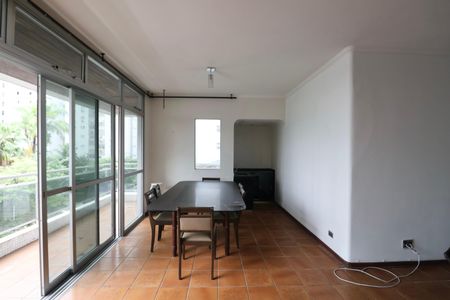 Apartamento para alugar com 140m², 4 quartos e 3 vagas Apartamento para alugar com 140m², 4 quartos e 3 vagasSala