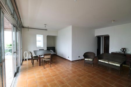 Apartamento para alugar com 140m², 4 quartos e 3 vagas Apartamento para alugar com 140m², 4 quartos e 3 vagasSala