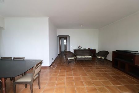 Apartamento para alugar com 140m², 4 quartos e 3 vagas Apartamento para alugar com 140m², 4 quartos e 3 vagasSala