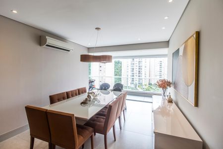 Apartamento à venda com 168m², 3 quartos e 2 vagas Apartamento à venda com 168m², 3 quartos e 2 vagasSala de Jantar