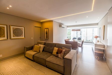 Apartamento à venda com 168m², 3 quartos e 2 vagas Apartamento à venda com 168m², 3 quartos e 2 vagasSala de TV