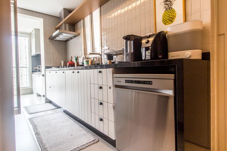 Apartamento à venda com 168m², 3 quartos e 2 vagas Apartamento à venda com 168m², 3 quartos e 2 vagasCozinha