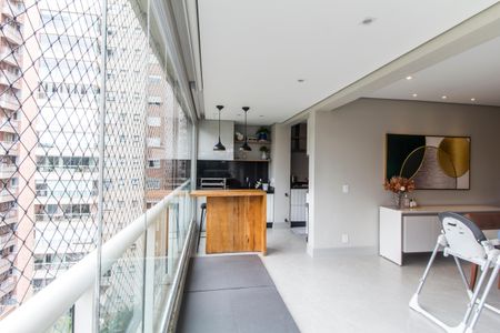 Apartamento à venda com 168m², 3 quartos e 2 vagas Apartamento à venda com 168m², 3 quartos e 2 vagasVaranda gourmet