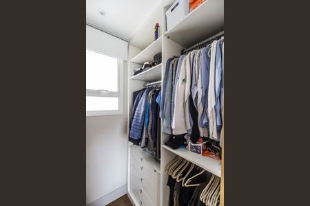 Apartamento à venda com 168m², 3 quartos e 2 vagas Apartamento à venda com 168m², 3 quartos e 2 vagasCloset da suíte 1