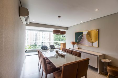 Apartamento à venda com 168m², 3 quartos e 2 vagas Apartamento à venda com 168m², 3 quartos e 2 vagasSala de Jantar
