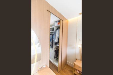 Apartamento à venda com 168m², 3 quartos e 2 vagas Apartamento à venda com 168m², 3 quartos e 2 vagasCloset da suíte 1