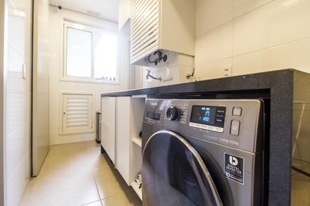 Apartamento à venda com 168m², 3 quartos e 2 vagas Apartamento à venda com 168m², 3 quartos e 2 vagasÁrea de Serviço