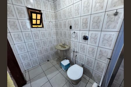 Casa à venda com 323m², 3 quartos e 2 vagasBanheiro Área comum