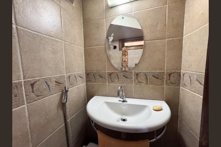 Casa à venda com 323m², 3 quartos e 2 vagasLavabo