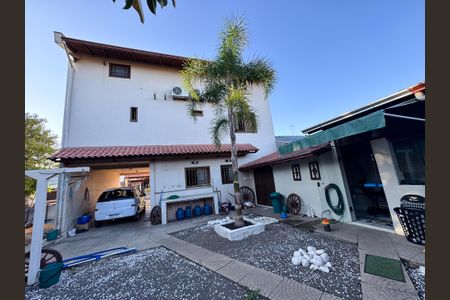 Casa à venda com 323m², 3 quartos e 2 vagasÁrea comum