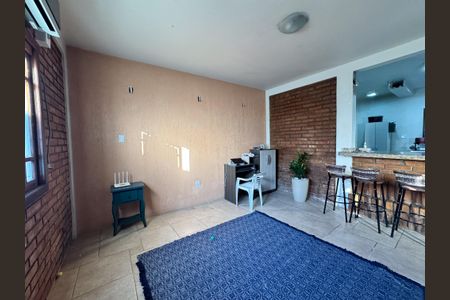 Casa à venda com 323m², 3 quartos e 2 vagassala