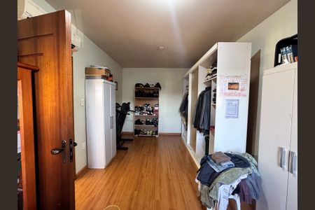 Casa à venda com 323m², 3 quartos e 2 vagasquarto 2