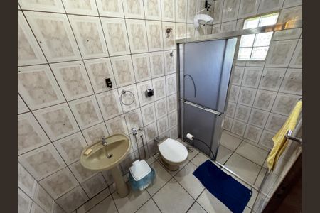 Casa à venda com 323m², 3 quartos e 2 vagasBanheiro Área comum