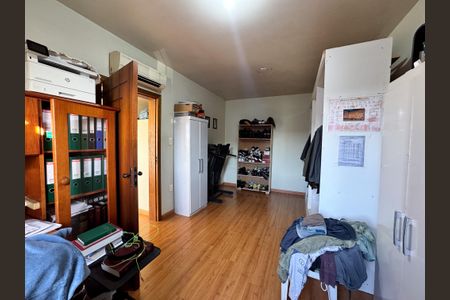 Casa à venda com 323m², 3 quartos e 2 vagasquarto 2