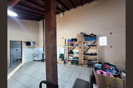 Casa à venda com 323m², 3 quartos e 2 vagasÁrea comum