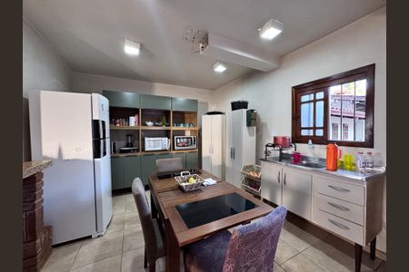 Casa à venda com 323m², 3 quartos e 2 vagasCozinha