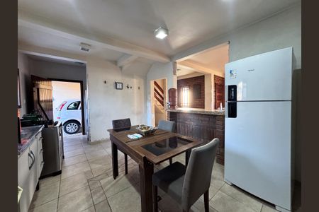 Casa à venda com 323m², 3 quartos e 2 vagasCozinha