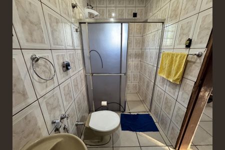 Casa à venda com 323m², 3 quartos e 2 vagasBanheiro Área comum