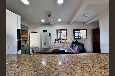 Casa à venda com 323m², 3 quartos e 2 vagassala