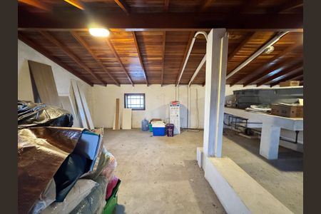 Casa à venda com 323m², 3 quartos e 2 vagassótão 