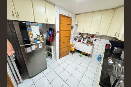 Casa de condomínio à venda com 200m², 3 quartos e 2 vagas Casa de condomínio à venda com 200m², 3 quartos e 2 vagasCozinha