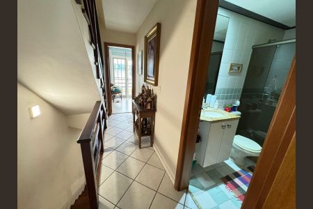 Casa de condomínio à venda com 200m², 3 quartos e 2 vagas Casa de condomínio à venda com 200m², 3 quartos e 2 vagasCorredor