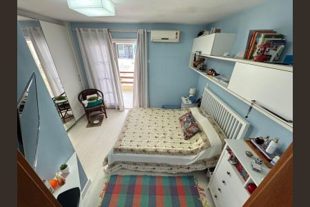 Casa de condomínio à venda com 200m², 3 quartos e 2 vagas Casa de condomínio à venda com 200m², 3 quartos e 2 vagasSuite 2