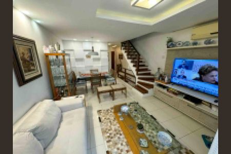 Casa de condomínio à venda com 200m², 3 quartos e 2 vagas Casa de condomínio à venda com 200m², 3 quartos e 2 vagasSala