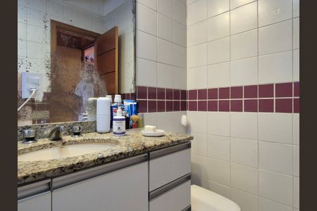 Casa de condomínio à venda com 200m², 3 quartos e 2 vagas Casa de condomínio à venda com 200m², 3 quartos e 2 vagasbanheiro da suite 1