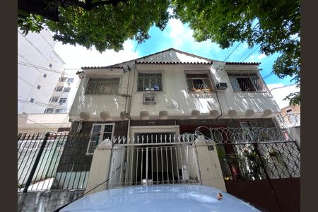 Casa à venda com 100m², 3 quartos e 1 vagaFachada + plaquinha
